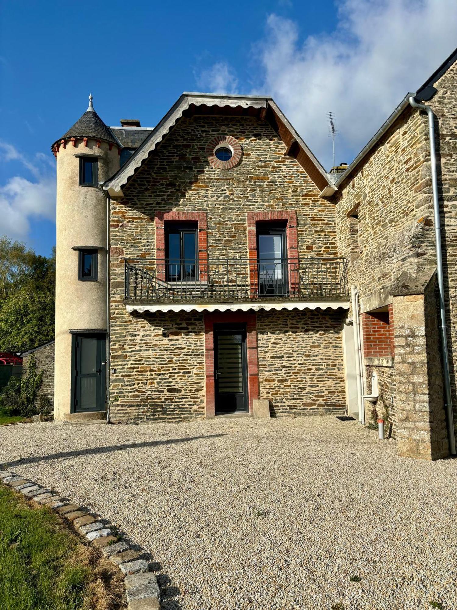 Gite De La Petite Tour Pontorson Exterior photo