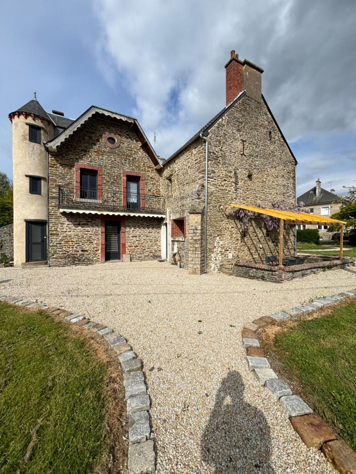 Gite De La Petite Tour Pontorson Exterior photo